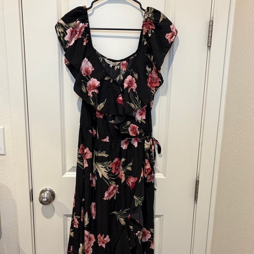 Indulge Elegant Black and Pink Floral Maxi Dress
